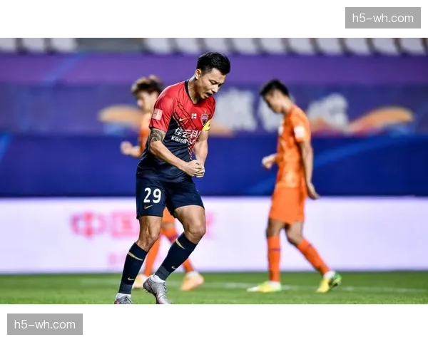 “老将心声：专访即将迎来中超300场里程碑的蒿俊闵”