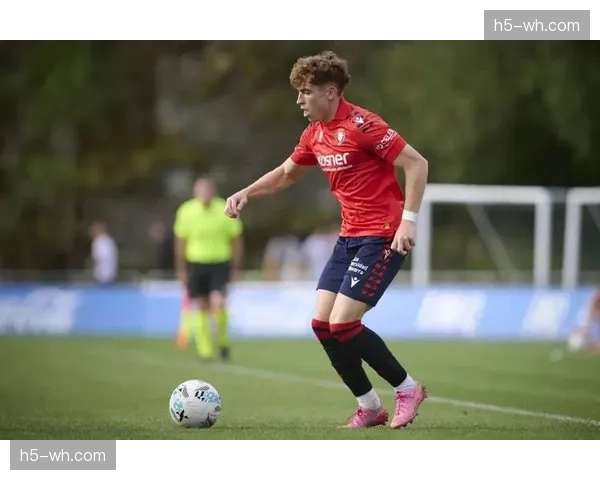 即时：奥萨苏纳前锋头球破门，皇马客场0-1落后